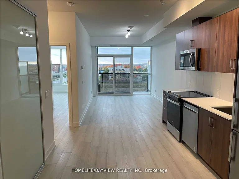 681 Yonge St #514 — Photo 2