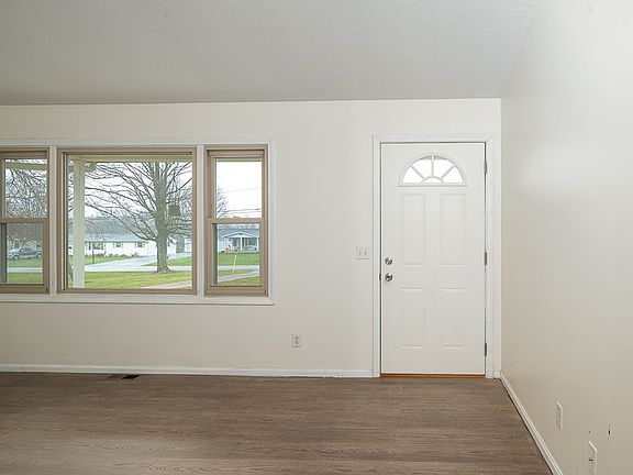 2nd image of 961 S Market St