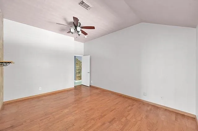 6715 Dillon Dr — Photo 15