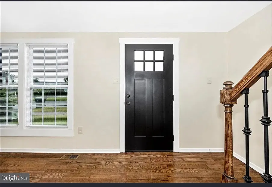 1531 Violet Dr — Photo 4
