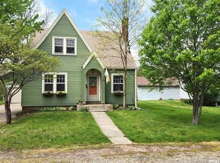 419 N 10th St, Petersburg, IL 62675