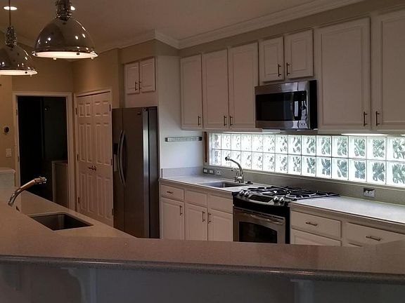 4th image of 324 Sea Moss Ln