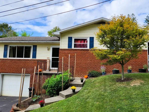 1505 Dawn Dr, Fairmont, WV 26554