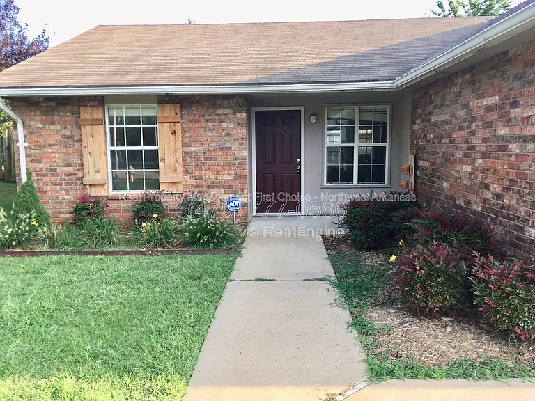 4433 W Cheyenne Dr — Photo 3