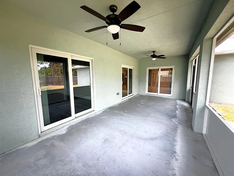 349 SW Dagget Ave — Photo 26