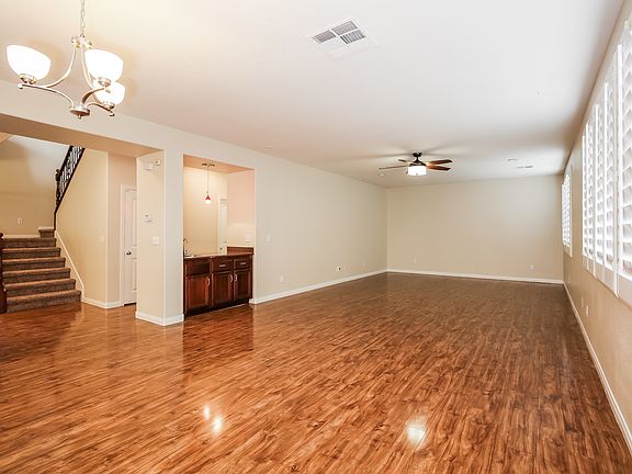 2nd image of 6212 Albergo St