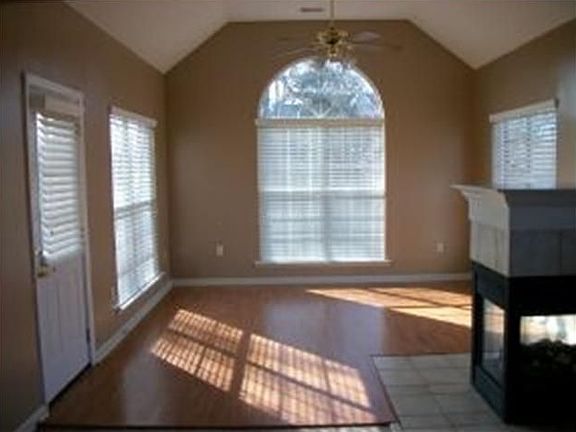 5th image of 5279 Millers Glen Ln