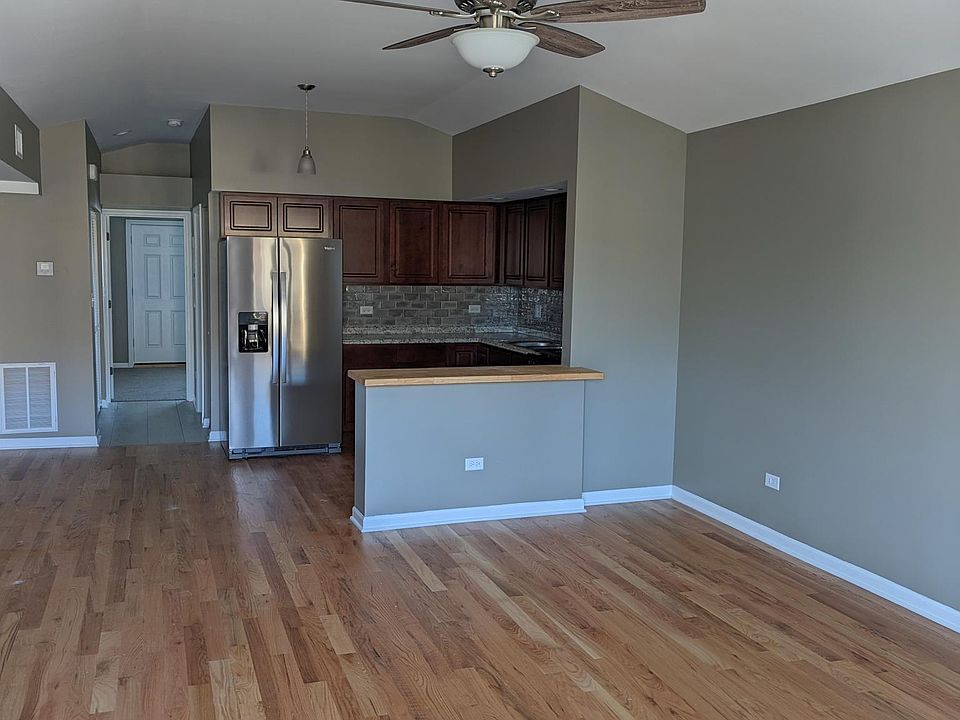 Living Room/Kitchen