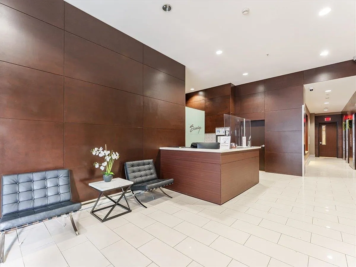 2 bed, 715 sqft, $3,700 — Photo 3