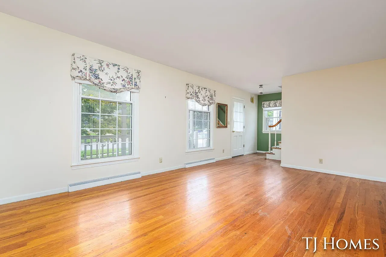 3 bed, 1.5 bath, 2172 sqft, $2,000 — Photo 3