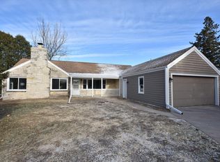 1130 Sunset Ct, Grafton, WI 53024