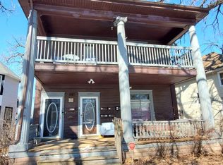 June 2023 ~ Cute 4 bedroom house. Spacious bedrooms. In unit laundry and dishwasher., Saint Paul, MN 55104