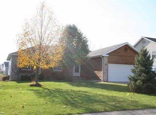 314 Lindenwood Dr, Linden, MI 48451