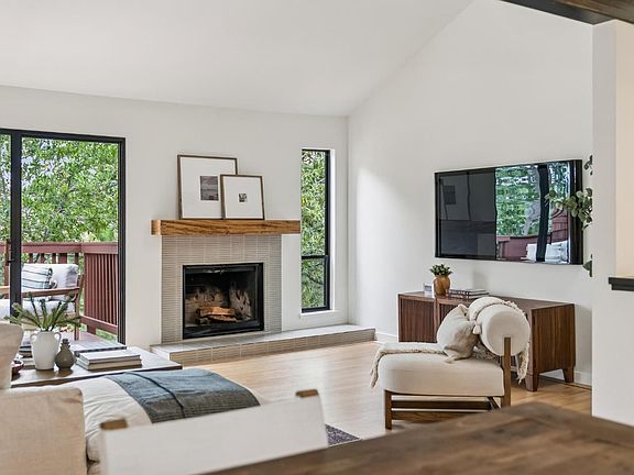 3rd image of 1104 Susan Way