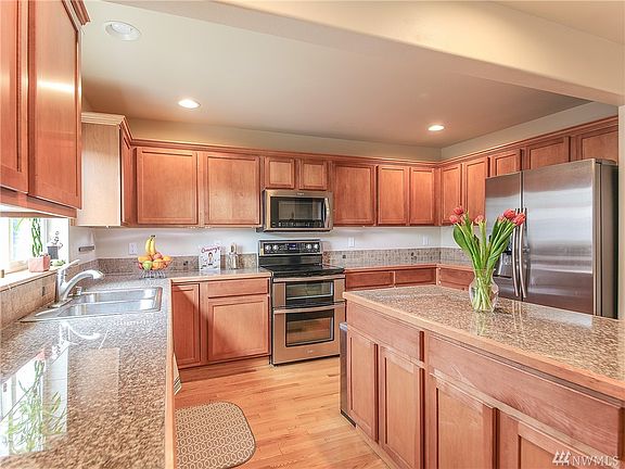 4th image of 2626 143rd Ln SW