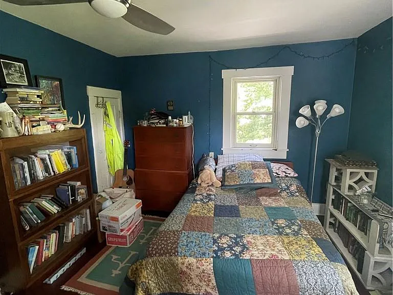 113 Marshall St — Photo 27