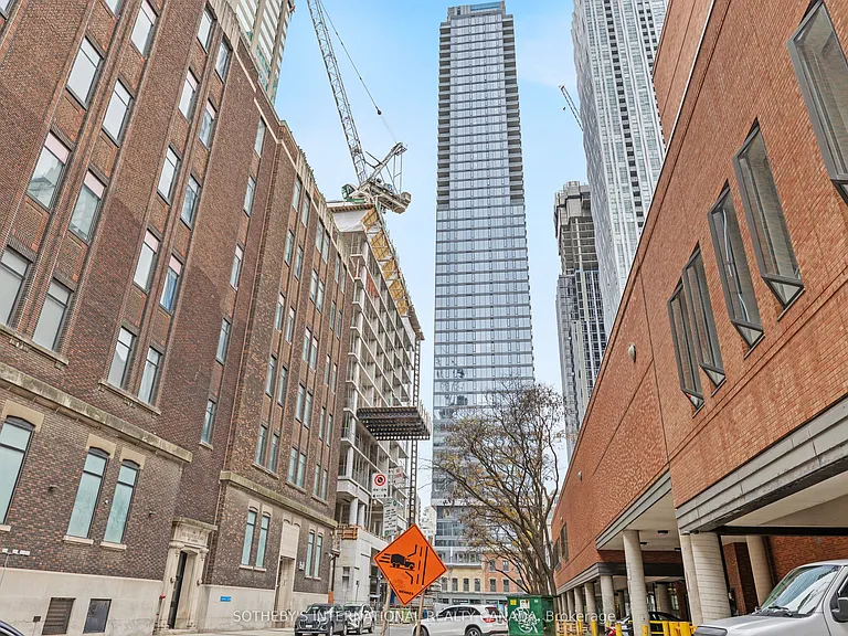 8 Cumberland St #502 — Photo 3