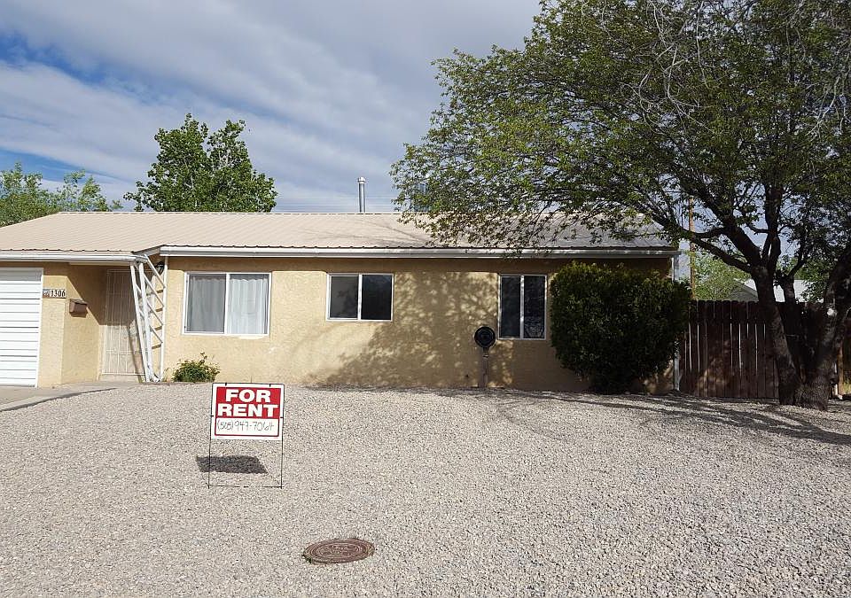 1st image of 1306 N Gladeview Dr