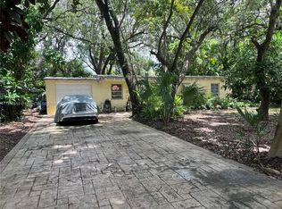11807 NE 11th Pl, Biscayne Park, FL 33161
