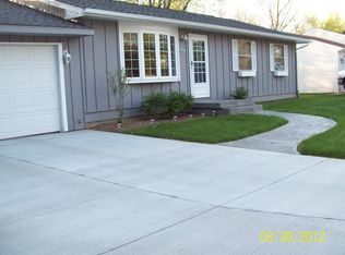 715 Briargate Rd, Washington, IL 61571