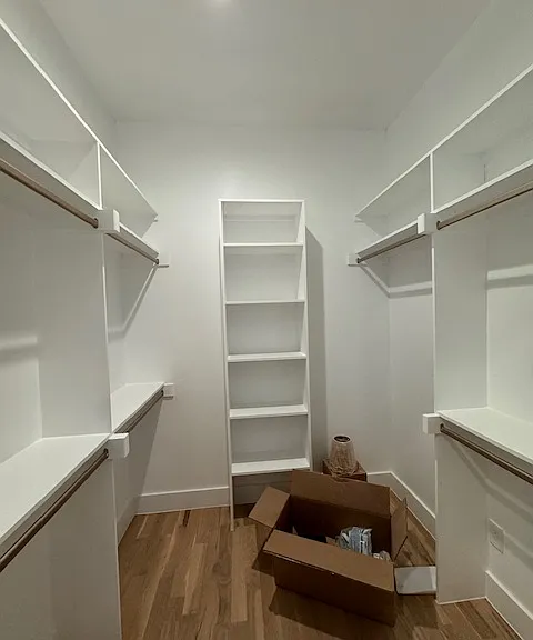 1st bedroom walk-in closet