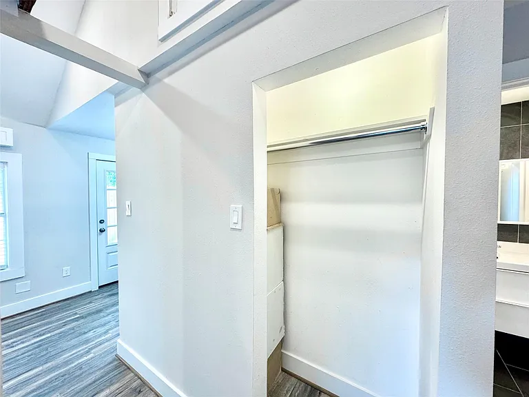 914 Joyce St #A — Photo 10
