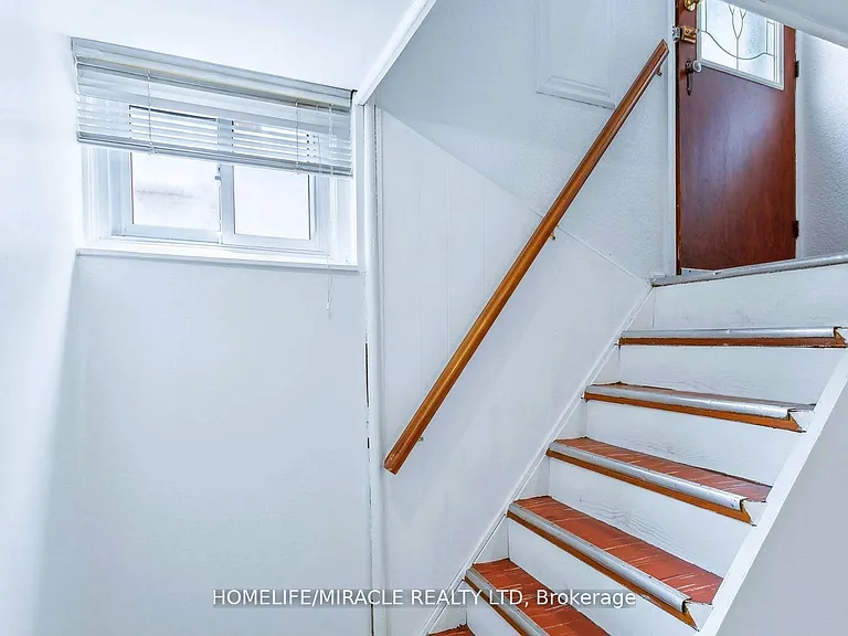 978 Pharmacy Ave #BASEMENT — Photo 6