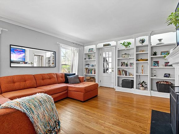 4th image of 5227 N Illinois St