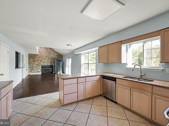 3rd image of 247 N Caroline Pl