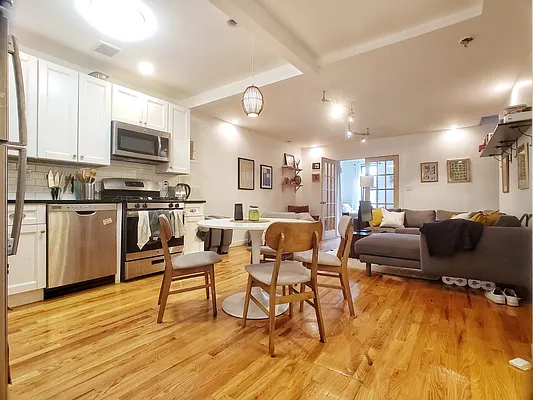 Rented by In Haus LLC | media 17