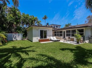 5620 Alton Rd, Miami Beach, FL 33140