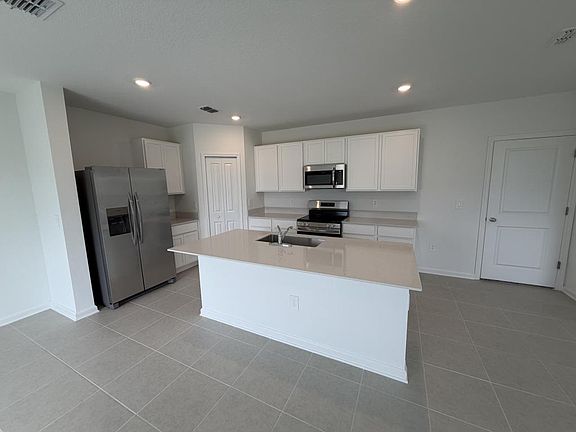 3rd image of 2482 Garden Rd