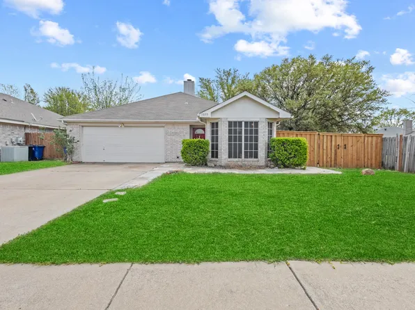 1035 Brown St, Burleson, TX 76028