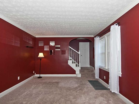 3rd image of 5413 Fenwick Ave