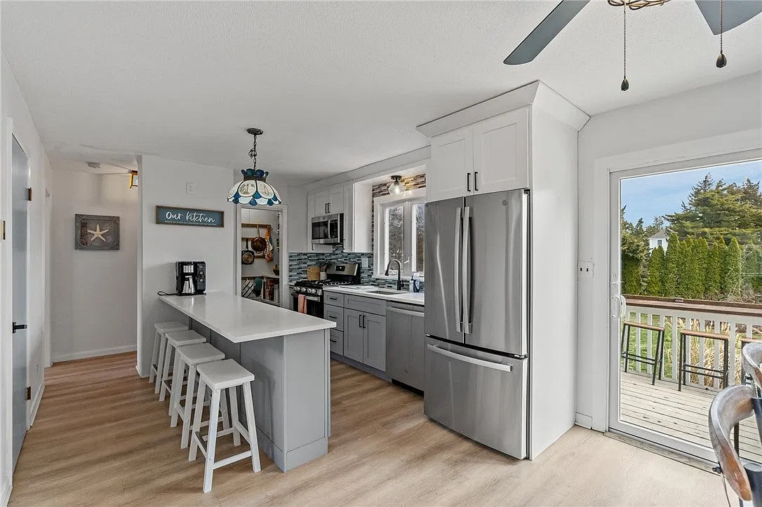 3 bed, 1710 sqft, $2,300 — Photo 3