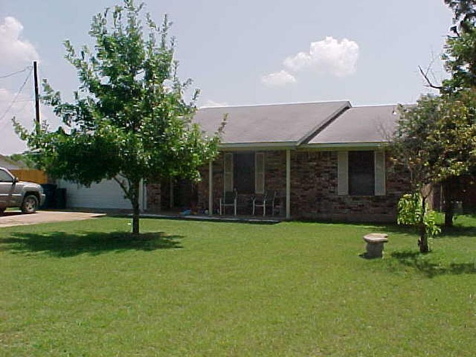 1st image of 220 Green Pasture Dr