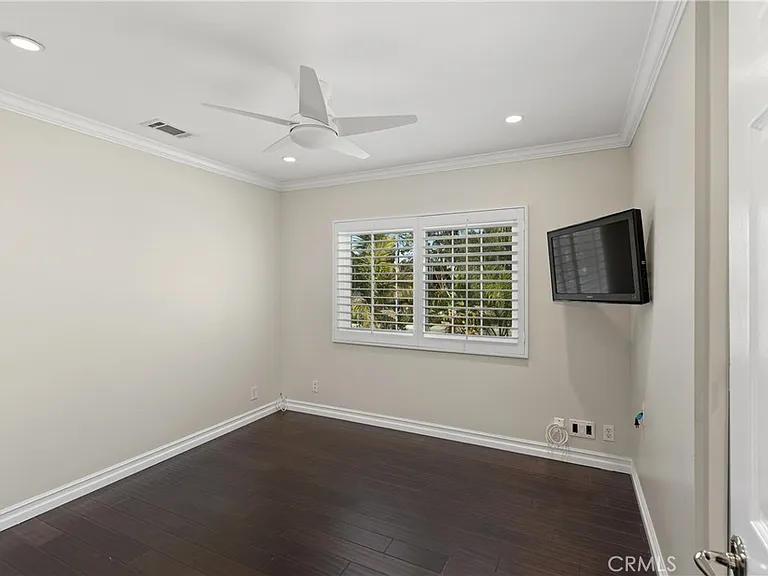 5 Yankee — Photo 23