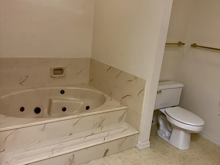 365 Bellflower Dr — Photo 22