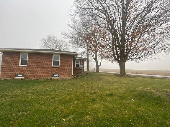 Side yard with and with a larger side yard on the other side
