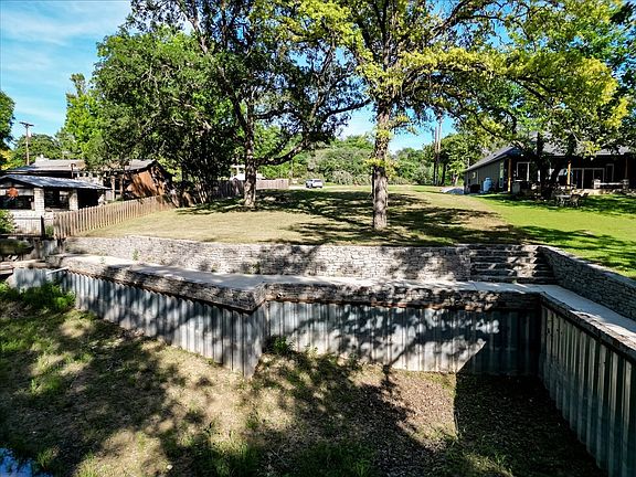 4th image of 1115 E Lake Dr