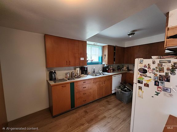 5th image of 603 W A St