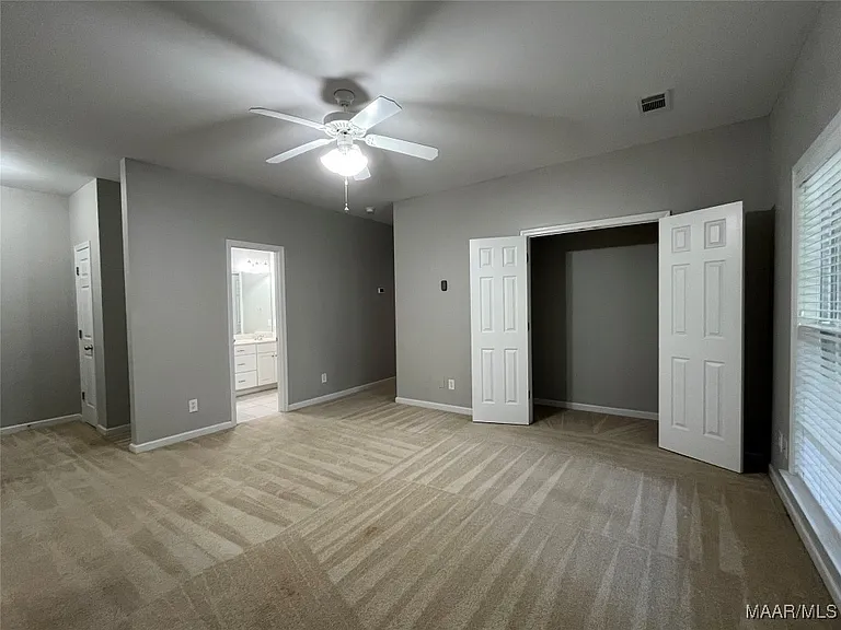 704 Emerald Dr — Photo 36
