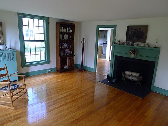 3rd image of 62 South St