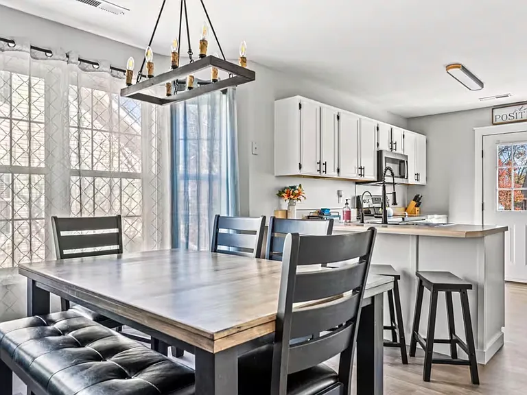 755 Plantation Dr — Photo 2