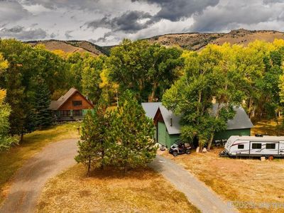 65 E North Fork Rd, Centennial, WY, 82055