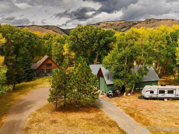 65 E North Fork Rd, Centennial, WY 82055