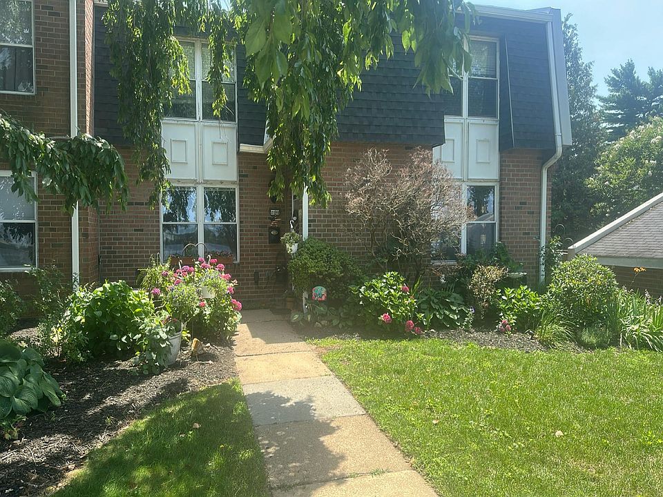 1st image of 2094 Harbour Dr