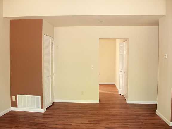 4th image of 1020 Marion St