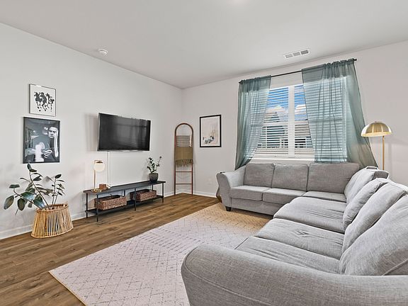 5th image of 5381 Owens Ln