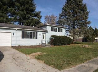 1577 Northwood Dr, Lowell, IN 46356